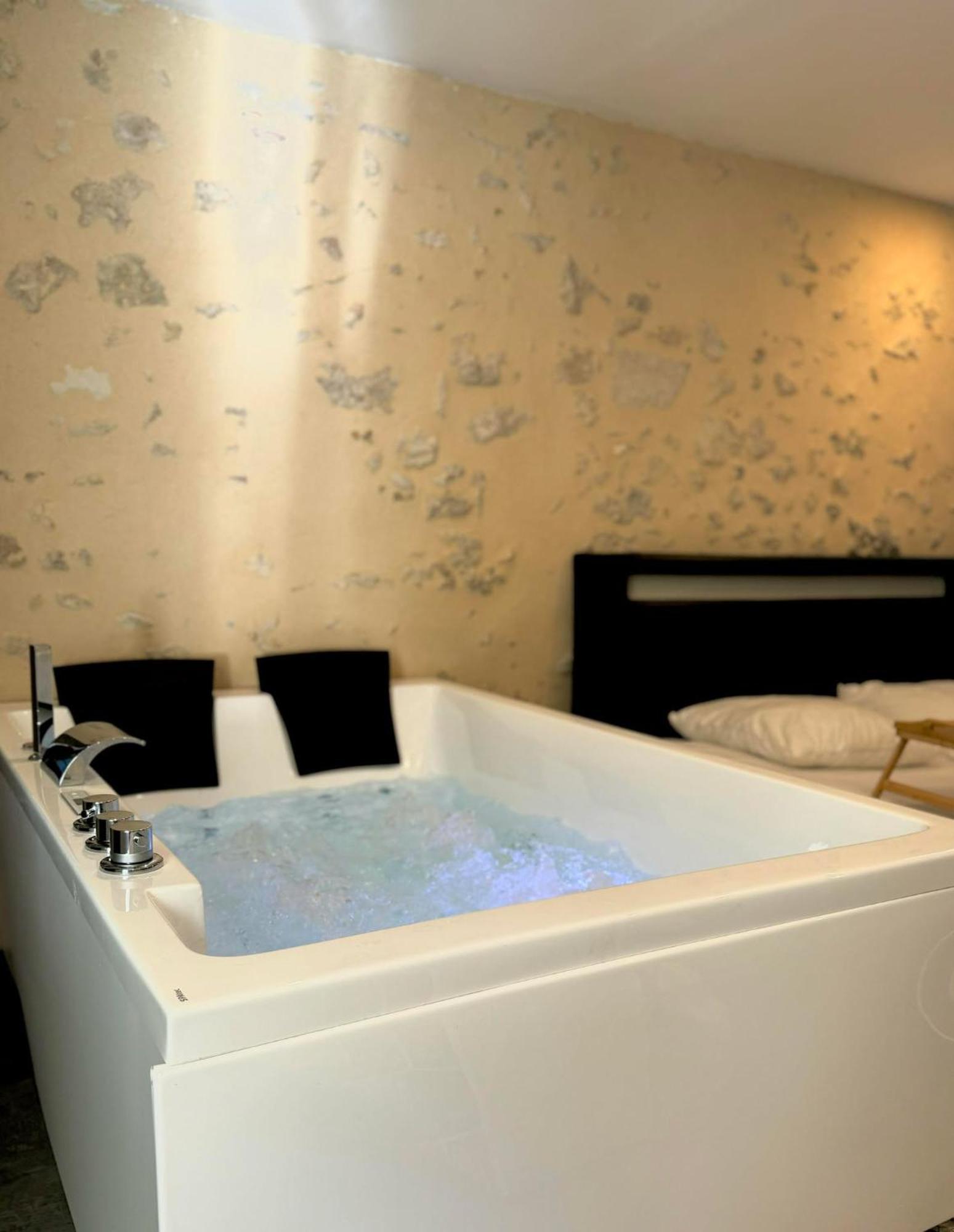 Love Queen Spa Detente Blois Exterior foto